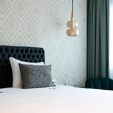 The Hotel 4*