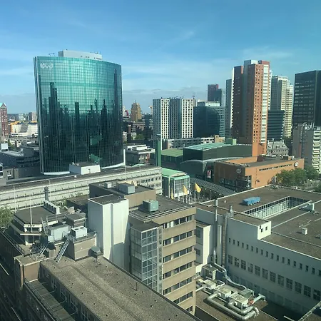 Hotel The 4*